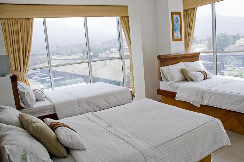 Hotel Alcaravan Medellín Buitenkant foto