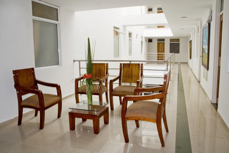 Hotel Alcaravan Medellín Buitenkant foto