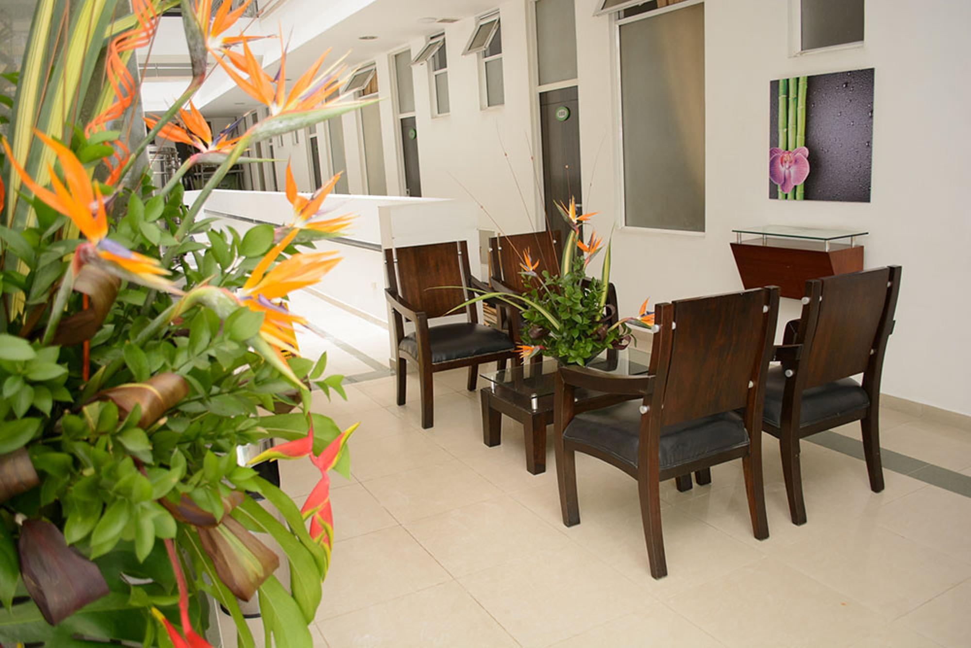 Hotel Alcaravan Medellín Buitenkant foto